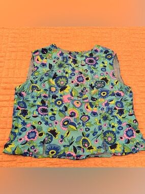 Gorgeous Vintage Floral Sleeveless Silky Top